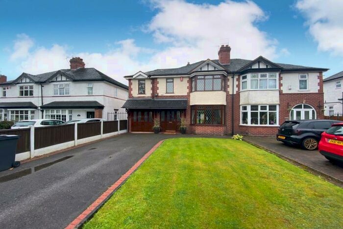 3 Bedroom Semi-Detached House To Rent In Howard Place, Newcastle, ST5