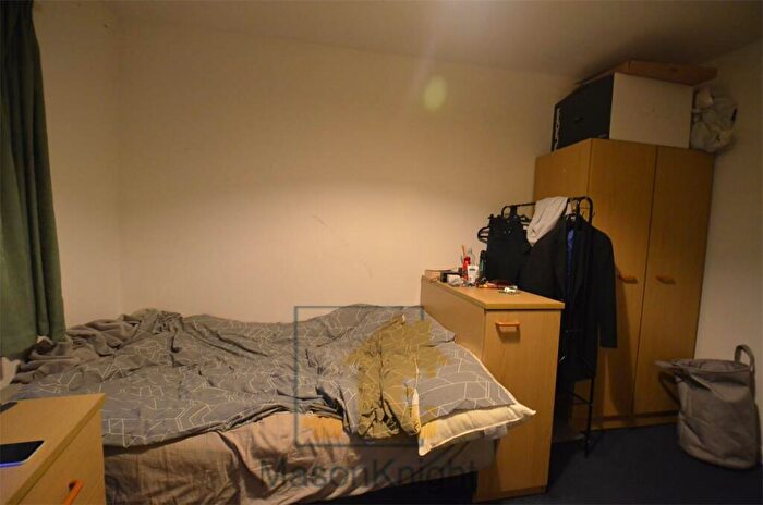 4 Bedroom Semi-Detached House To Rent In Milner Road, Selly Oak, B29