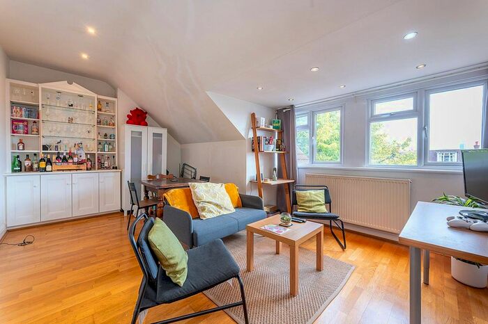 2 Bedroom Flat To Rent In Corfton Road, Ealing, London, W5