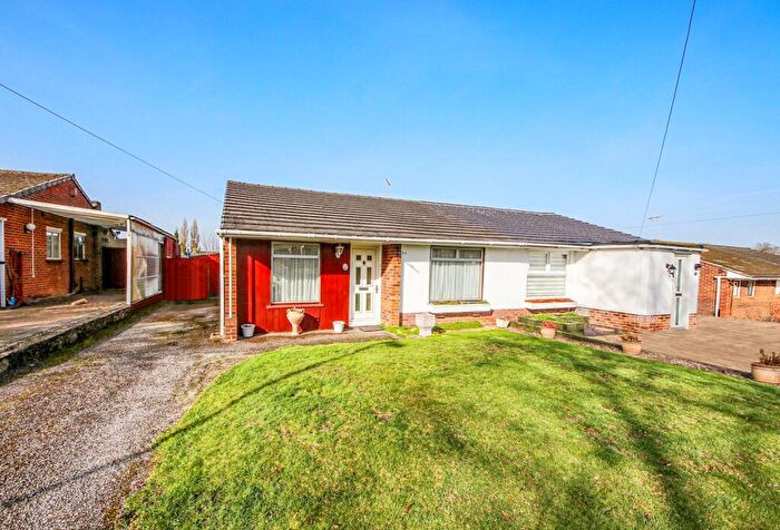 2 Bedroom Semi Detached House For Sale In Walsingham Gardens, Southampton, SO18