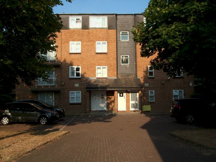 1 Bedroom Flat To Rent In Garrick Drive, London, SE28