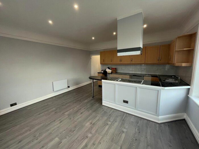 1 Bedroom Flat To Rent In Lutterworth Road, Leicester, LE8