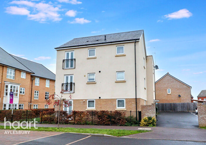 1 Bedroom Flat For Sale In Bramley Road, Aylesbury, HP18