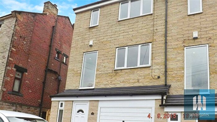 4 Bedroom End Of Terrace House To Rent In Prince Street, Batley, West Yorkshire, WF17