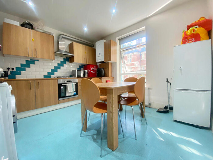 1 Bedroom Flat To Rent In Camberwell Grove, London, SE5