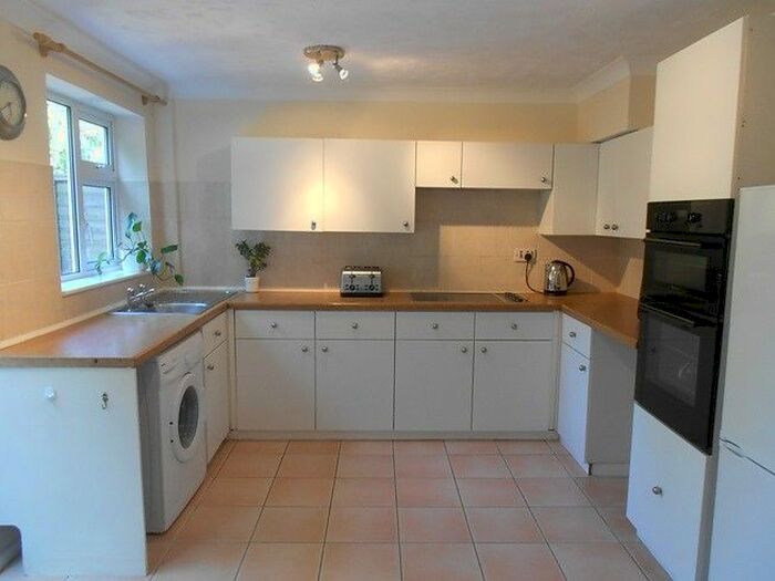 2 Bedroom Property To Rent In Ambleside, Botley, Southampton SO30