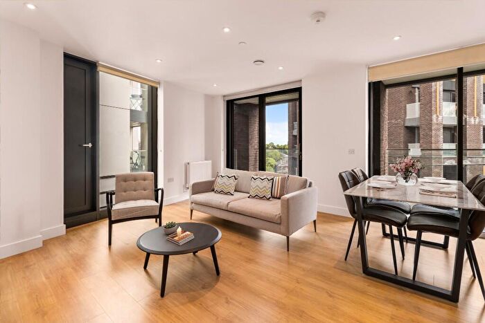 2 Bedroom Apartment To Rent In Station Road, London, SE13