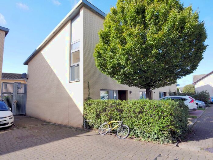 3 Bedroom Terraced House To Rent In Cakemuir Grove, Niddrie, Edinburgh, EH16