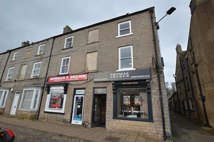 2 Bedroom Apartment To Rent In Flat, Market Place, Leyburn, DL8