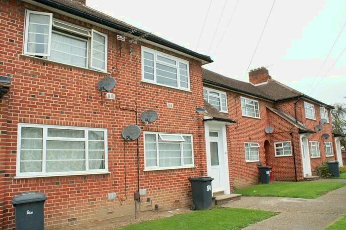 2 Bedroom Flat To Rent In Stoke Poges Lane, Slough, SL1