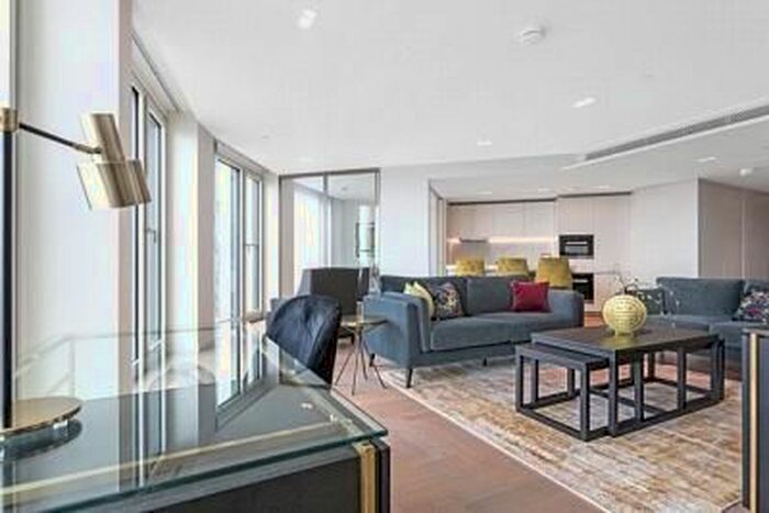 2 Bedroom Flat To Rent In Southbank Tower, Upper Ground, Southwark, Waterloo, London, SE1