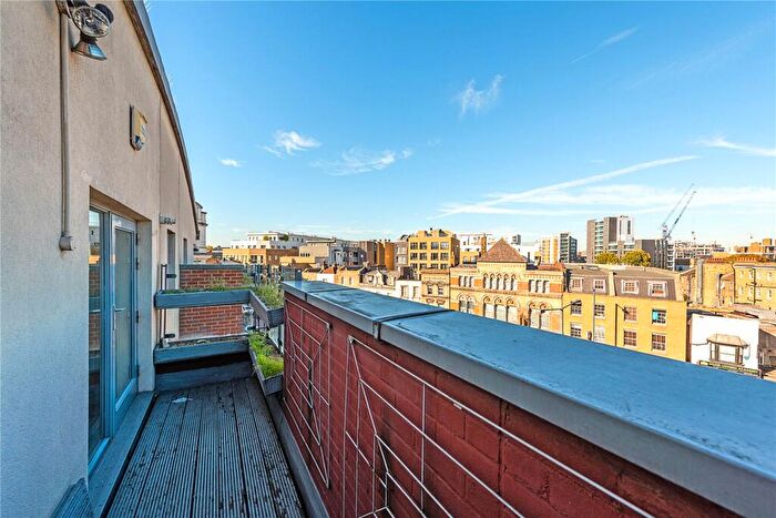2 Bedroom Flat For Sale In Commercial Road, Poplar, E14