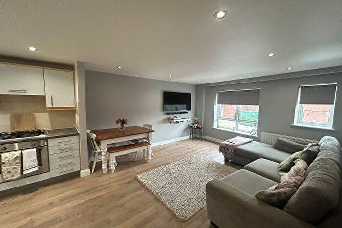 2 Bedroom Flat To Rent In High Street, Banstead, SM7