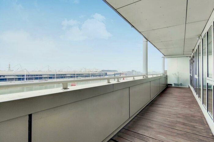 2 Bedroom Apartment To Rent In Eastern Quay Apartments, Royal Victoria Dock, E16