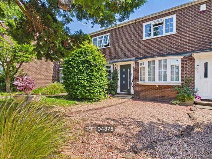 2 Bedroom Flat To Rent In Charnwood Lane, Arnold, Nottingham, NG5