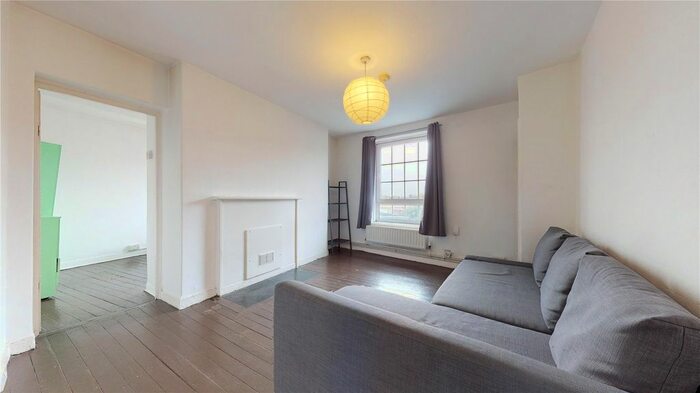 3 Bedroom Flat To Rent In Ada House, Ada Place, London, E2