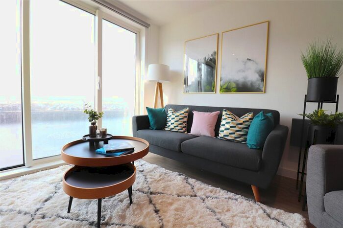 2 Bedroom Flat To Rent In William Jessop Way, Liverpool, Merseyside, L3