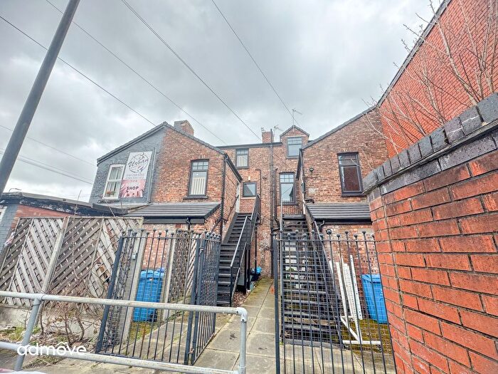 2 Bedroom Flat To Rent In Cross Street, Sale, M33