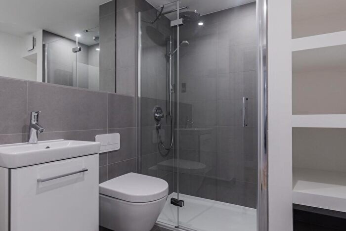 1 Bedroom Flat To Rent In Pavilion Court, NW3