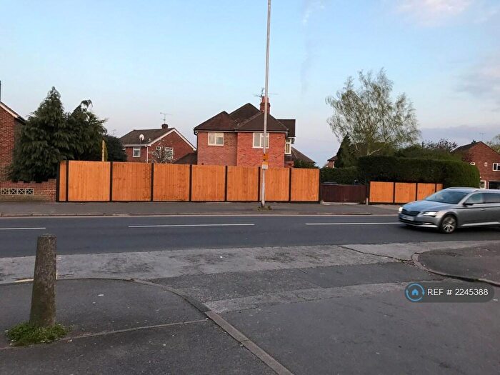 3 Bedroom Semi-Detached House To Rent In Park Lane, Tilehurst, Reading, RG31