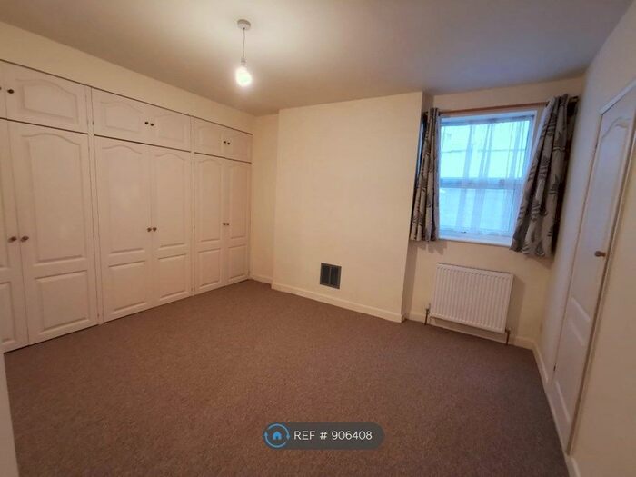 3 Bedroom Flat To Rent In Argyll Road, Bournemouth, BH5