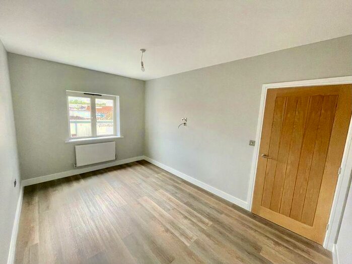 3 Bedroom Semi-Detached House To Rent In Lions Way, Cleckheaton, West Yorkshire, BD19