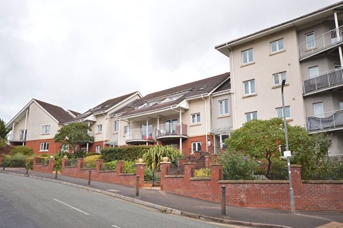 2 Bedroom Flat To Rent In Cedar Avenue, Hazlemere, High Wycombe, HP15