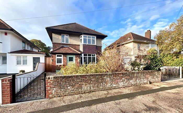 4 Bedroom Detached House To Rent In Thistlebarrow Road, Littledown, Bournemouth, BH7