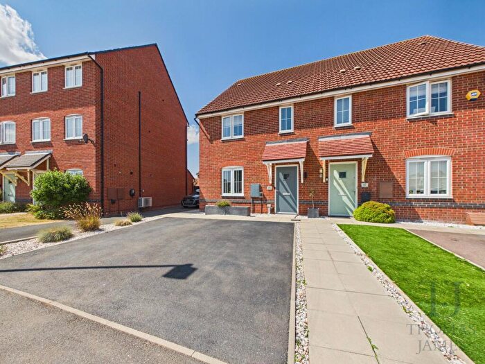 3 Bedroom Semi-Detached House For Sale In Harvest Drive, Cotgrave, NG12