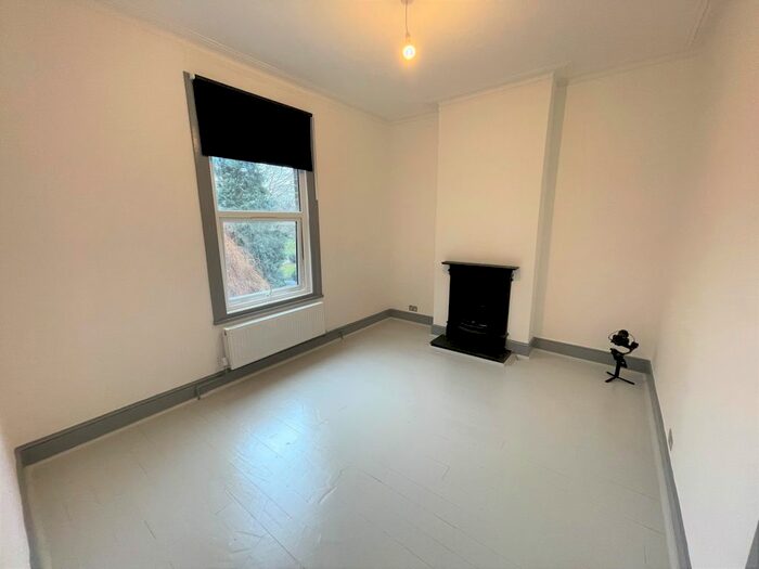 1 Bedroom Flat To Rent In Valentines Road, Ilford IG1