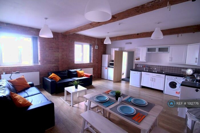 3 Bedroom Terraced House To Rent In Braunstone Gate, Leicester, LE3