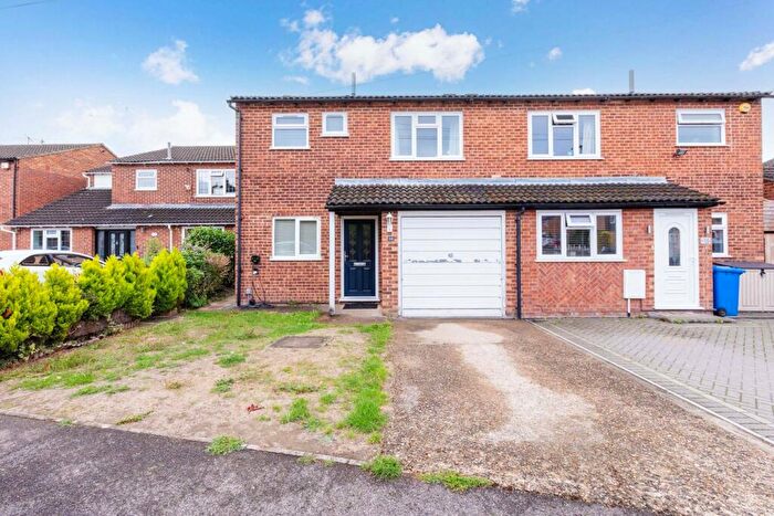 3 Bedroom Semi-Detached House For Sale In Aysgarth Park, Maidenhead, SL6