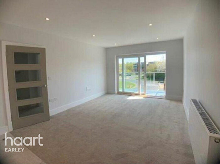 1 Bedroom Apartment To Rent In Sunapee Road, Reading, RG2