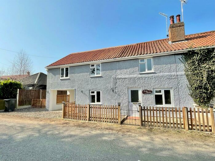3 Bedroom Semi-Detached House For Sale In Reymerston Road, Garvestone, Norwich, NR9
