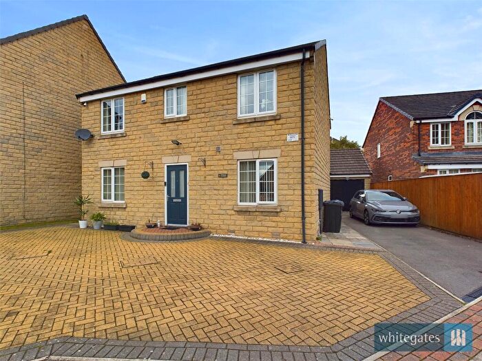 4 Bedroom Detached House For Sale In Newhall Gardens, Bradford, West Yorkshire, BD5