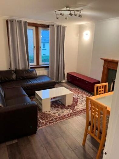 3 Bedroom Flat To Rent In Restalrig Road, Edinburgh, EH7