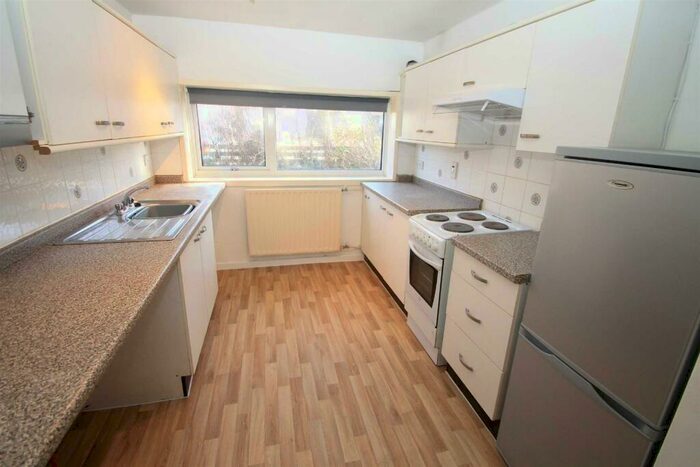 2 Bedroom Apartment To Rent In Summergill Court, Heelands, MK13