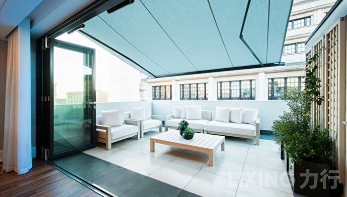 3 Bedroom Flat To Rent In Young Street, Kensington, W8