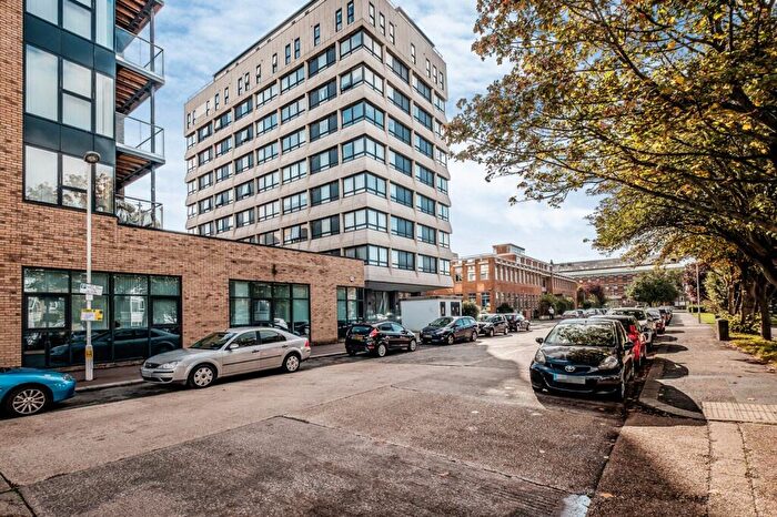 2 Bedroom Flat To Rent In Skyline Apartments, The Causeway, Worthing, BN12