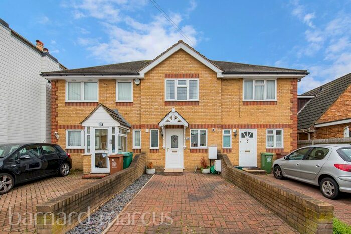 2 Bedroom Property To Rent In Longfellow Road, Worcester Park, KT4