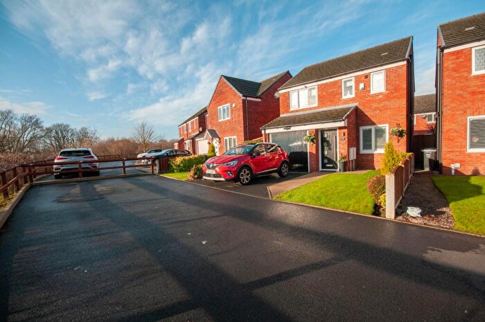 3 Bedroom Detached House For Sale In Halls Close, Radcliffe, Manchester, M26
