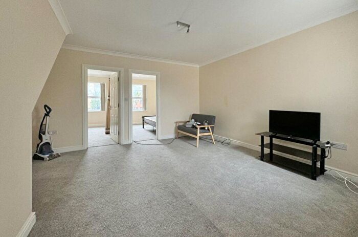 3 Bedroom Flat To Rent In Herschel Street, SL1