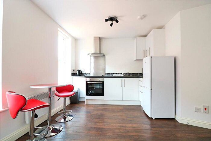 1 Bedroom Apartment To Rent In Queen Street, Maidenhead, Berkshire, SL6