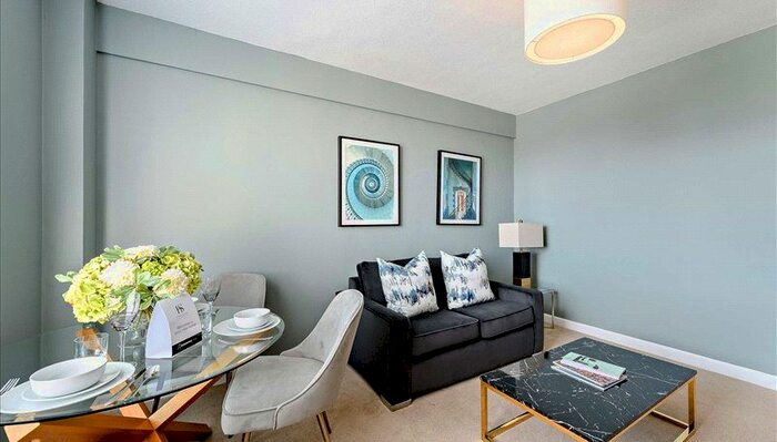 1 Bedroom Flat To Rent In Hill Street, Mayfair, London, W1J