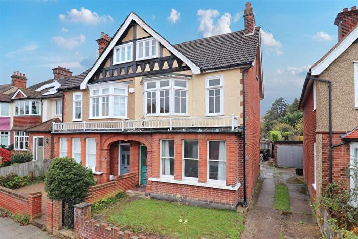 5 Bedroom Semi Detached House For Sale In Blenheim Road, St. Albans, AL1