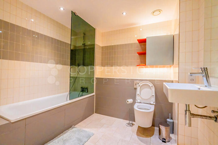 2 Bedroom Apartment To Rent In Tidal Basin Road, London, E16