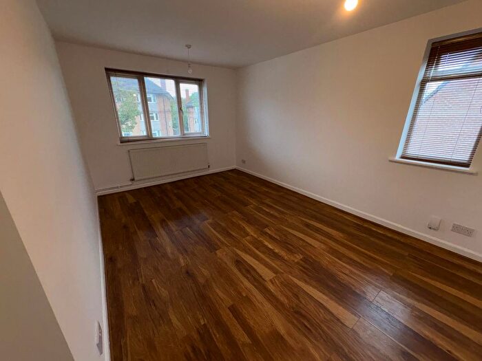 1 Bedroom Flat To Rent In Central Drive, Coseley, WV14
