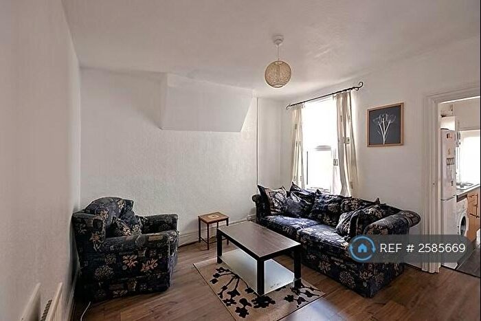 4 Bedroom Terraced House To Rent In Hunter Street, Northampton, NN1