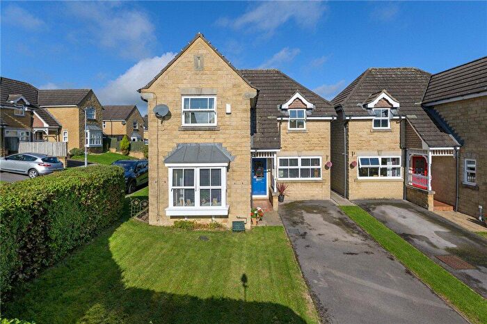 3 Bedroom Detached House For Sale In Magnolia Drive, Allerton, Bradford, West Yorkshire, BD15