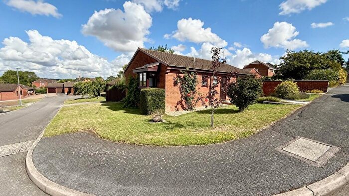 3 Bedroom Detached Bungalow For Sale In Steane View, Brackley, NN13